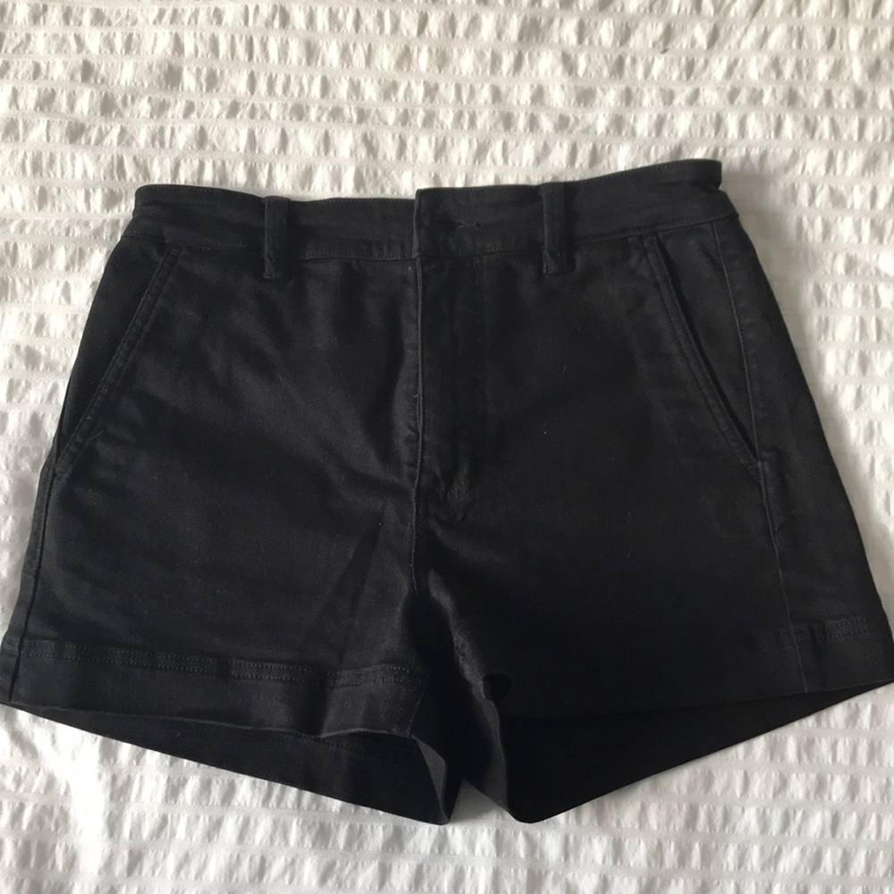 Everlane shorts US4
